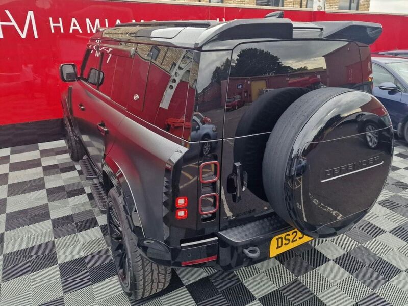 LAND ROVER DEFENDER 110